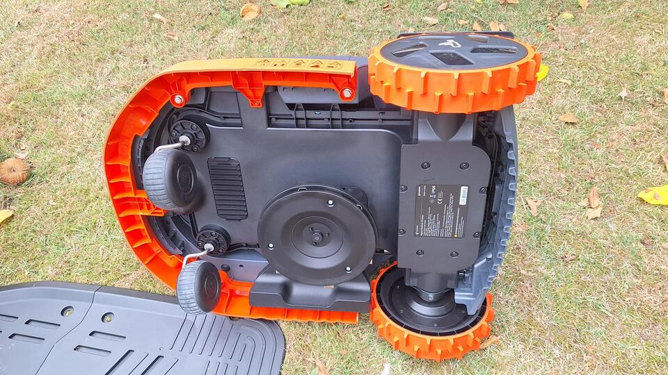 Robot Lawnmowers: The Future of Yard Work?