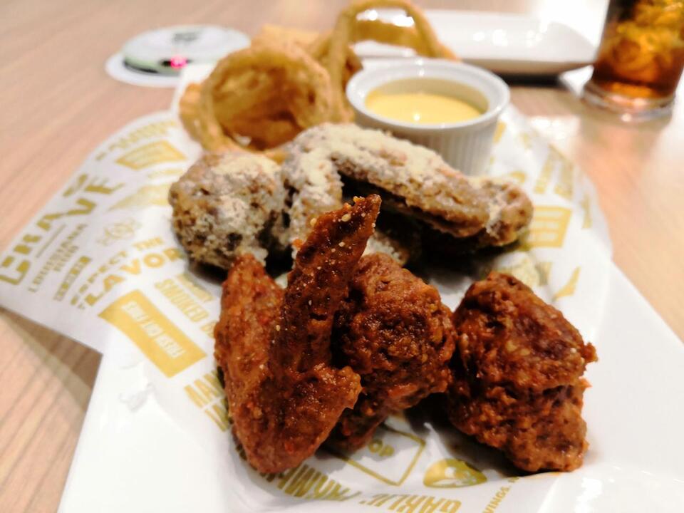 7 Chicken Wings That Outshine BWW