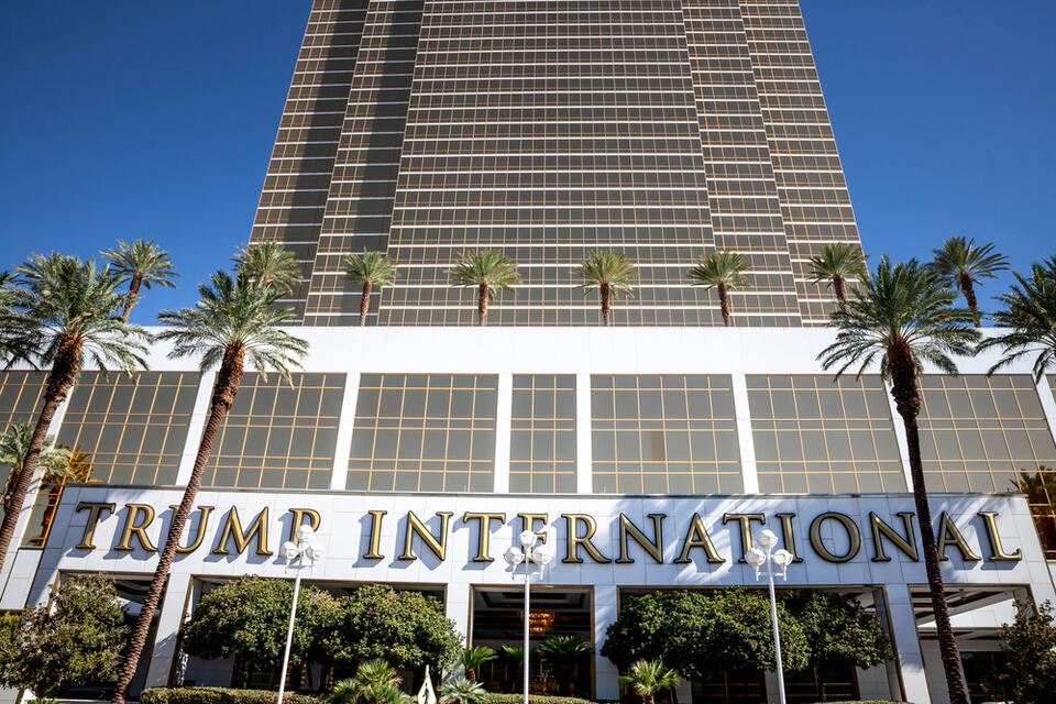 Vegas hotels where the party ends early
