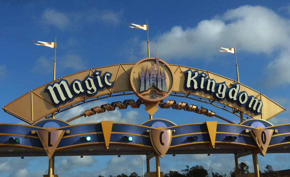 Cinderella Castle’s classic look returns
