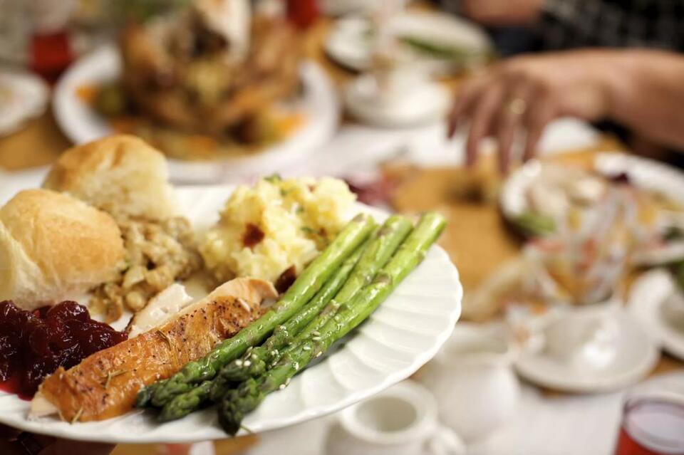 Family drama over baby at Thanksgiving sparks debate