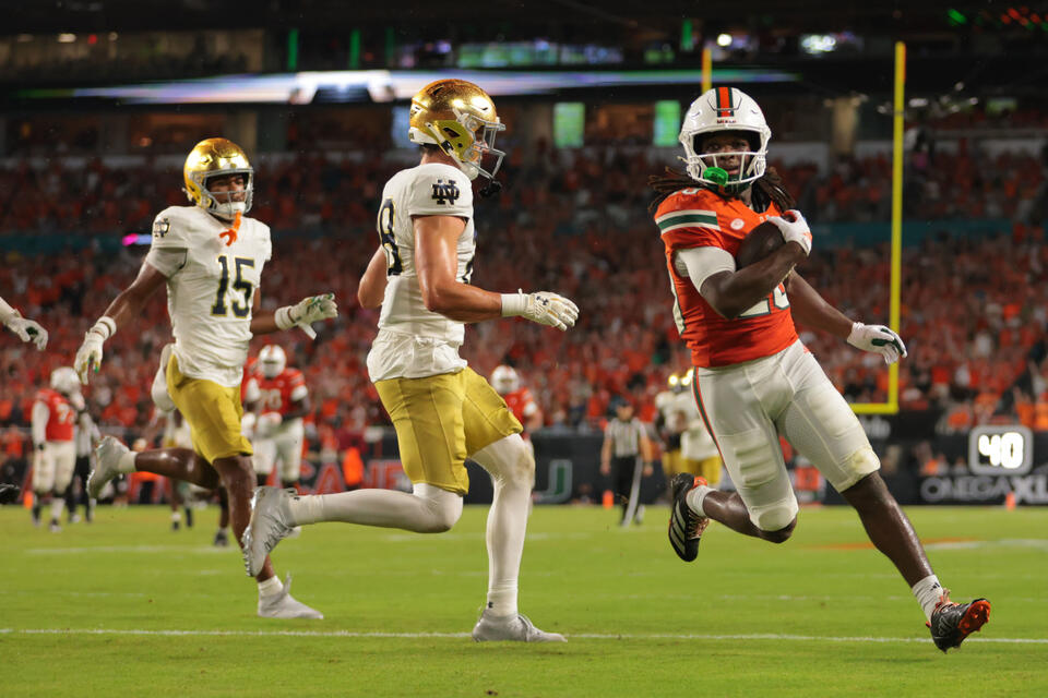 Notre Dame’s new defense stumbles in opener