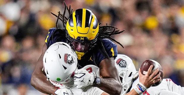 Michigan football faces key loss after targeting call