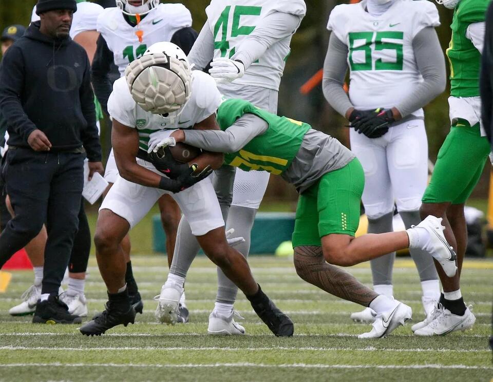 Former Ducks Shine in Week 1: Sagapolutele Leads the Way