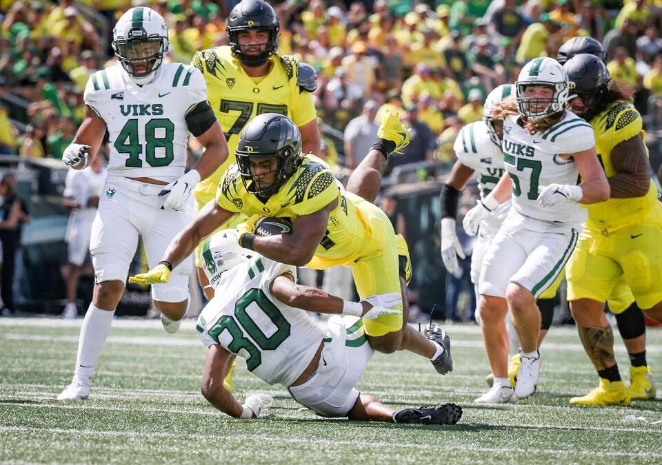 Former Ducks Shine in Week 1: Sagapolutele Leads the Way