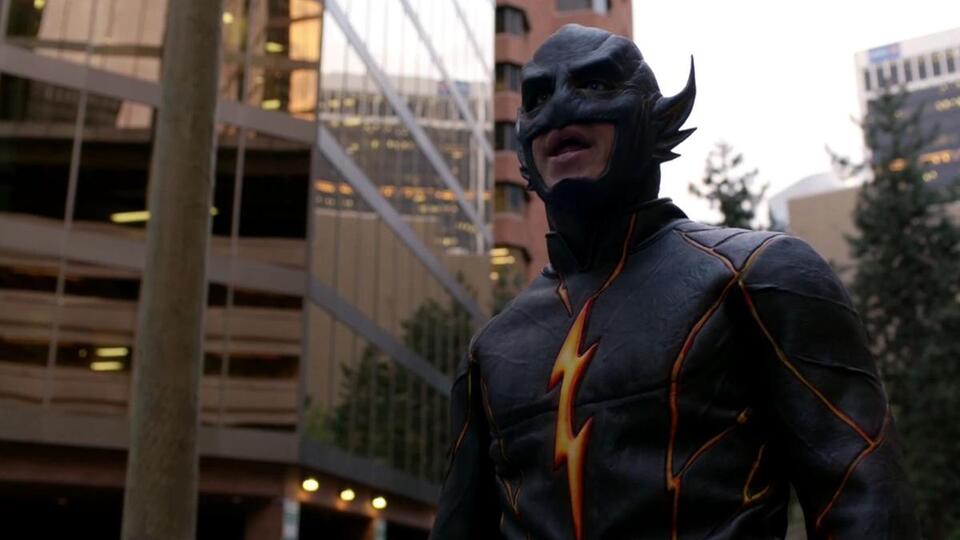 Arrowverse’s Flashpoint Twist?! 😱