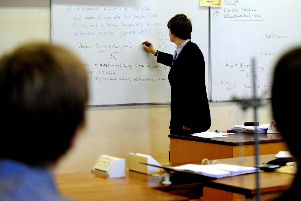 Physics Class Without a Physics Teacher?!
