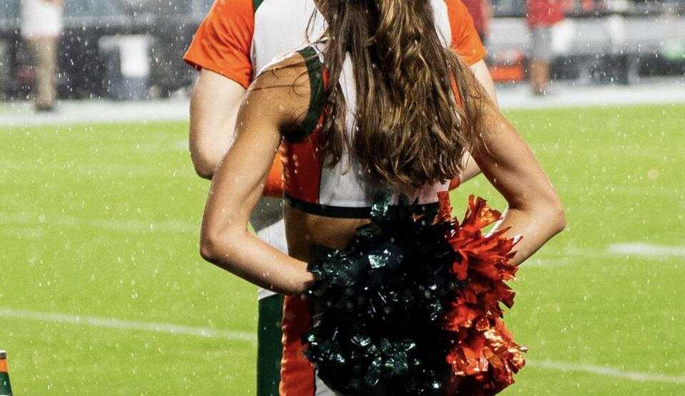 Miami football’s viral cheerleader moment