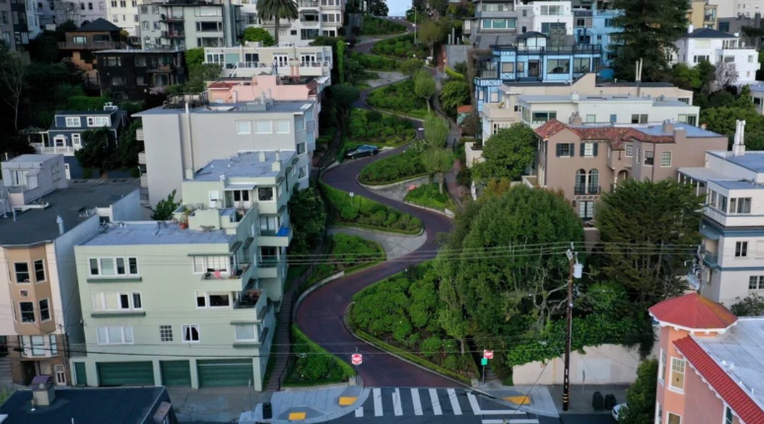 Why San Francisco's Lombard Street is soooo crooked