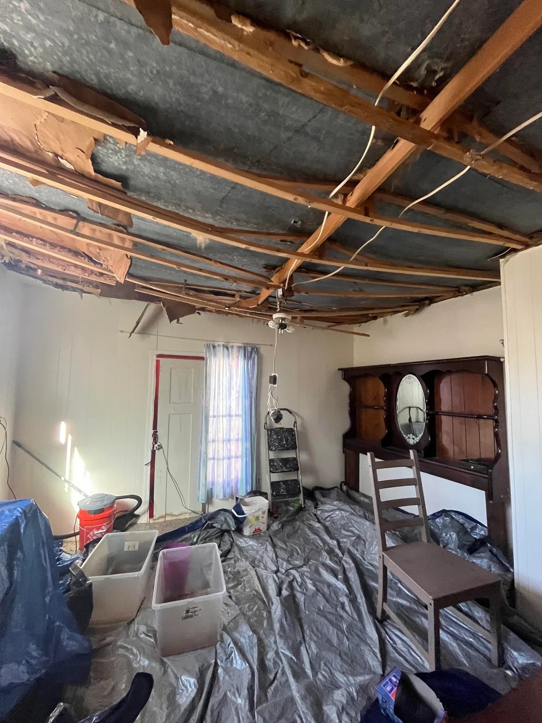My grandma's house is falling apart but she refuses to leave 😵‍💫😵‍💫😵‍💫