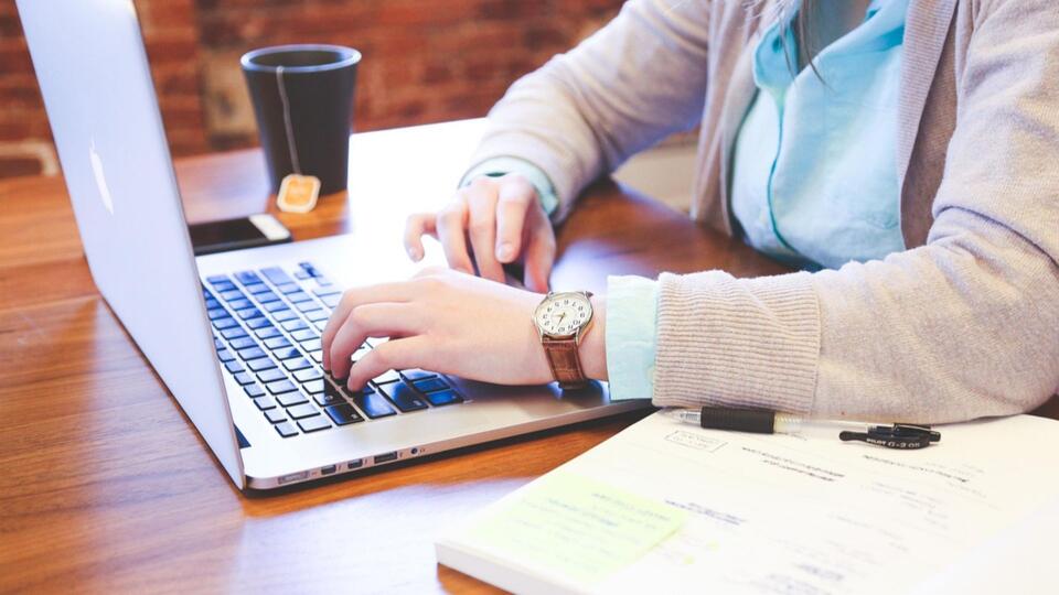 How to Outsmart a Creepy Boss’s Promotion Trap