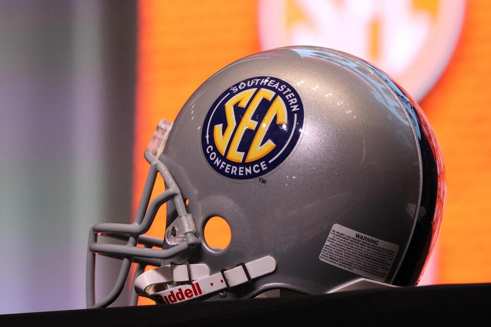 Vols Steal Four-Star DL from Auburn!