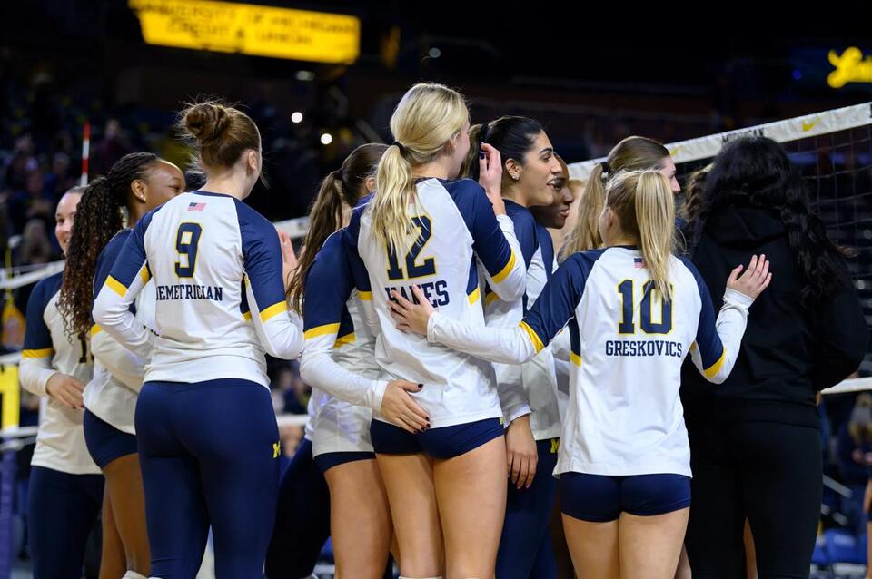 Michigan volleyball’s depth powers comeback win