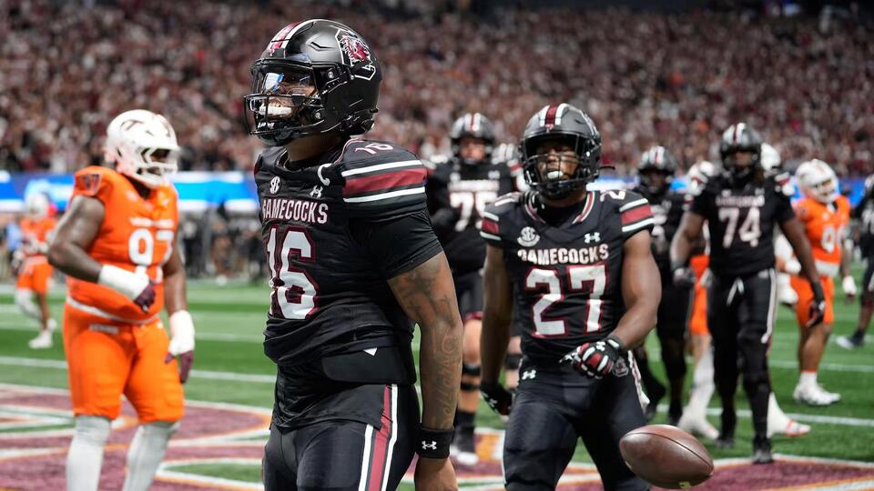 Gamecocks crack AP top 10 after big win