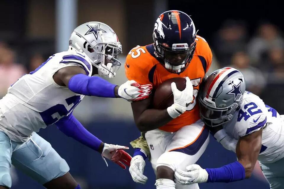 Broncos shake up roster with surprise trade