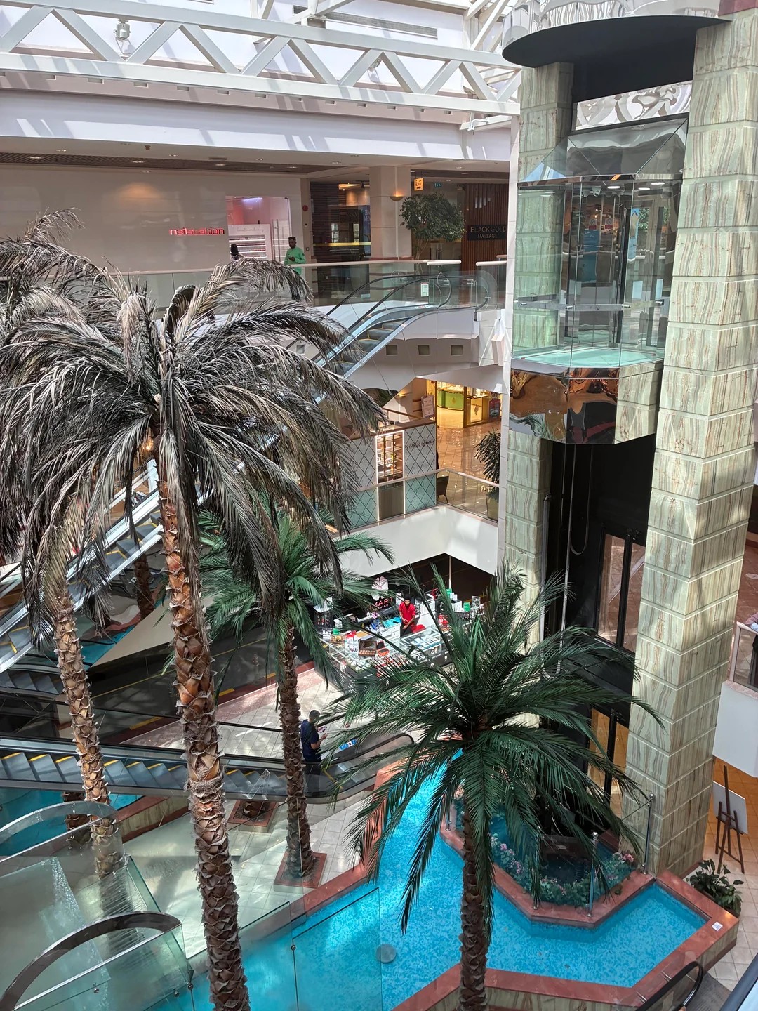 Oh I miss these water features at old malls