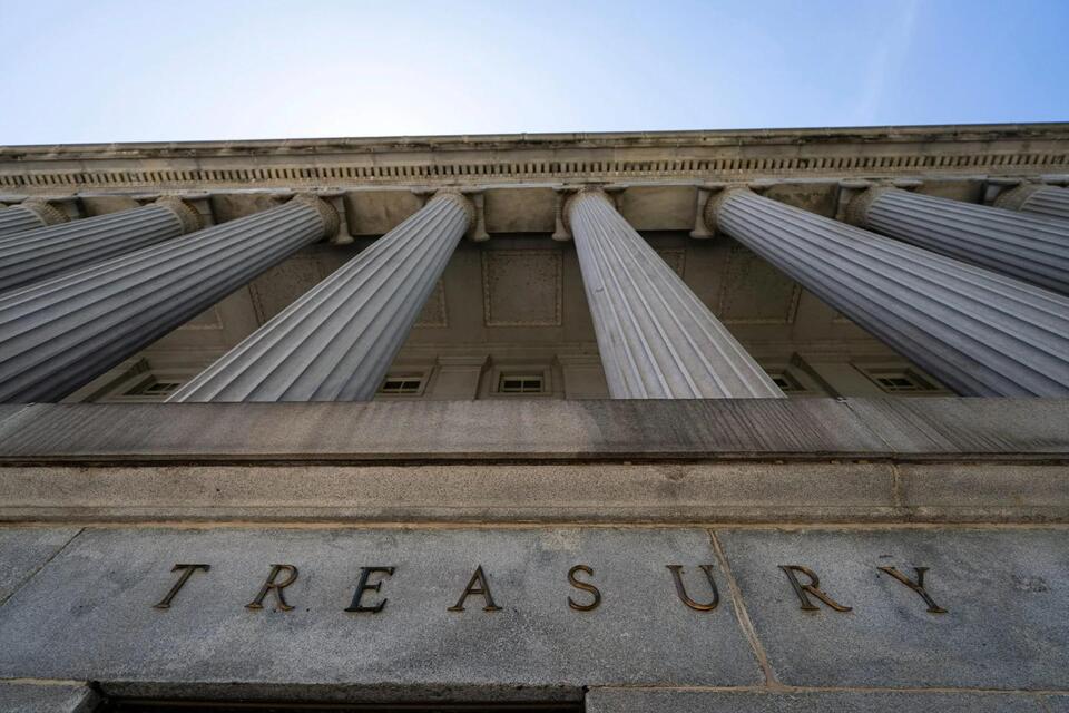 Why Gold Is Shining and Bonds Are Tanking