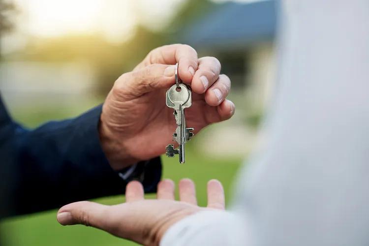 Family Drama: Kicked Out After Inheritance?