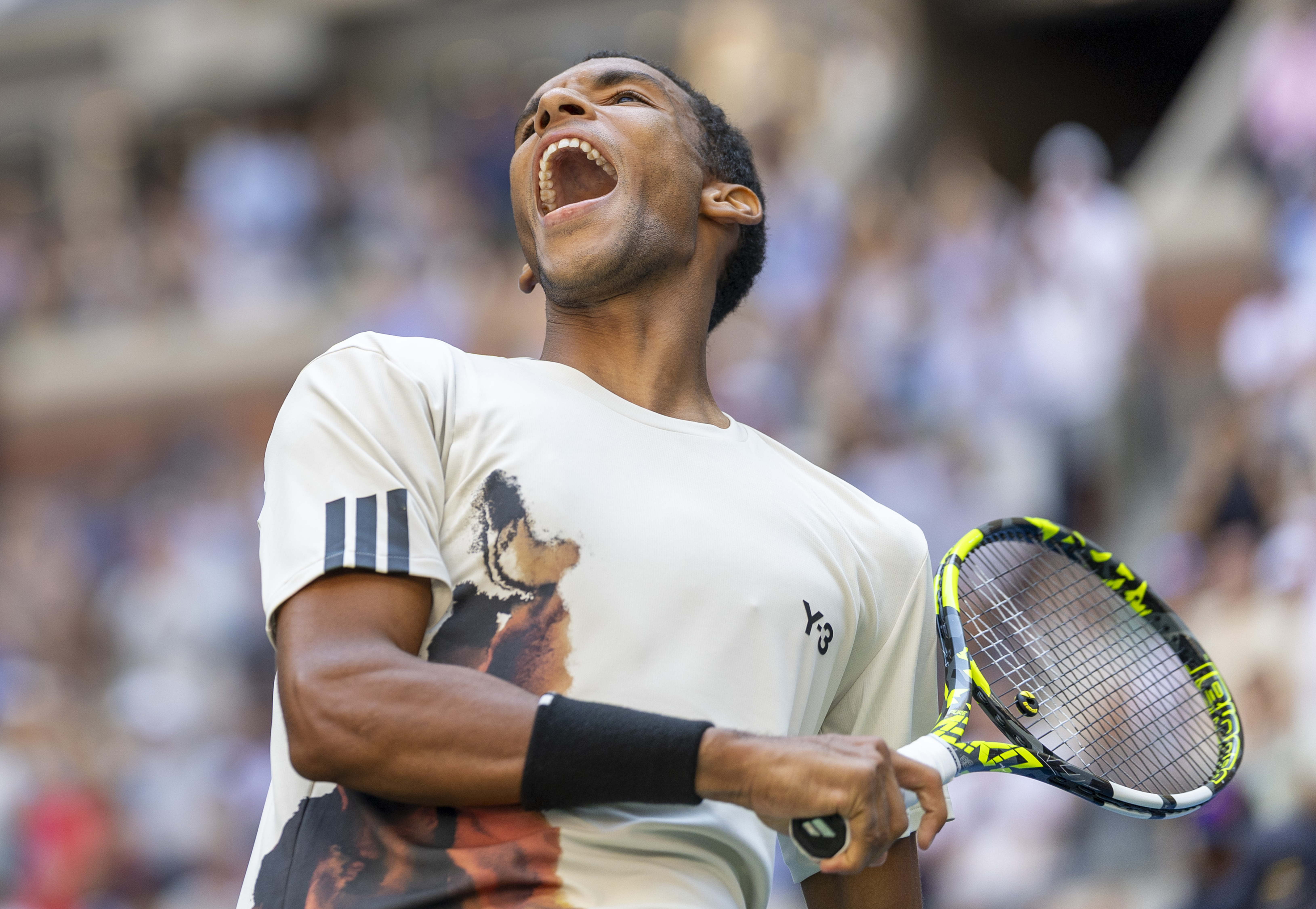 Auger-Aliassime refuses to fold—again