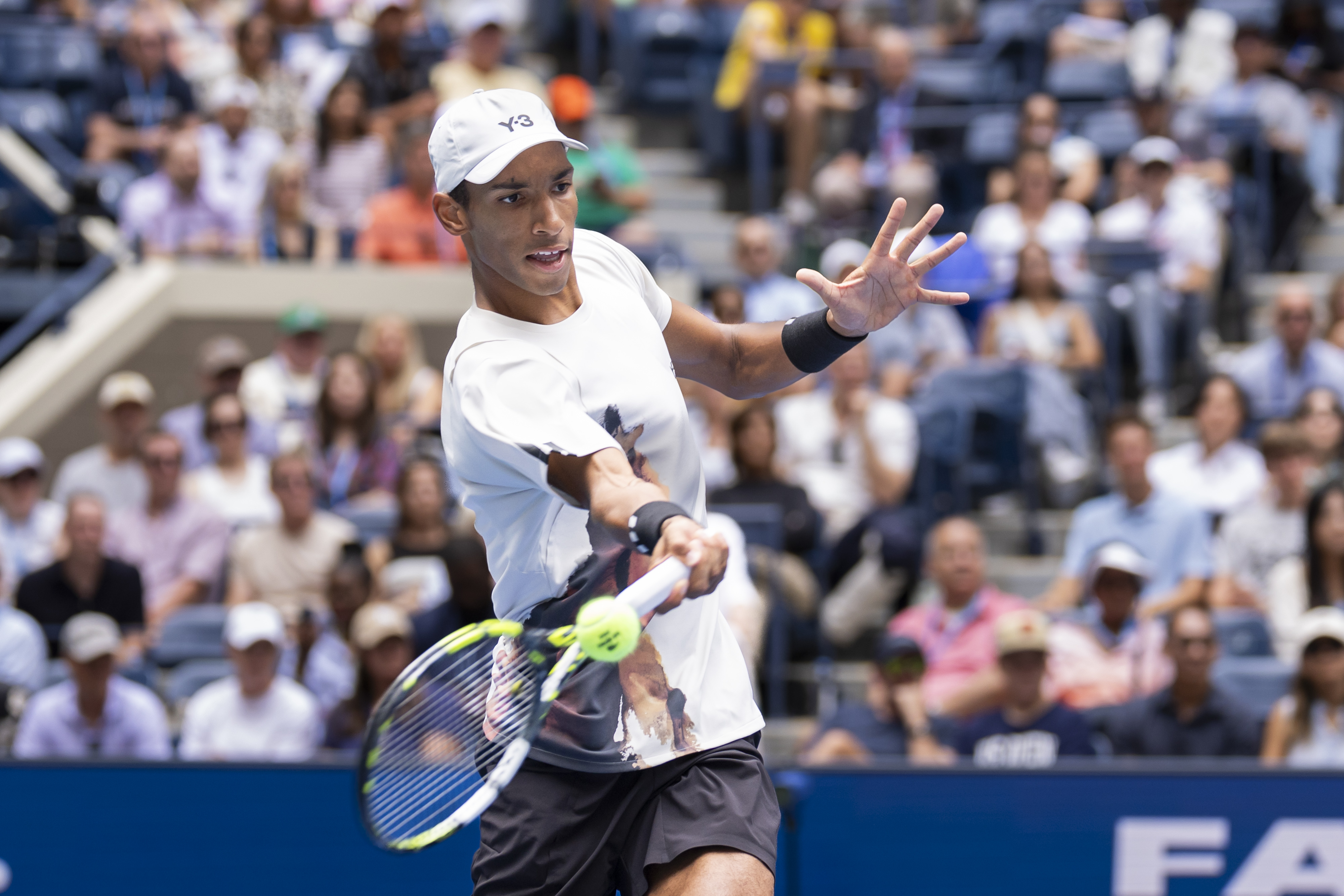 Auger-Aliassime refuses to fold—again