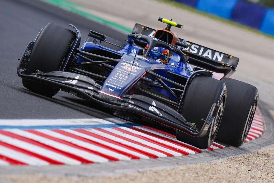 Sainz’s Williams Gamble: Can Smooth Operator Win Big?