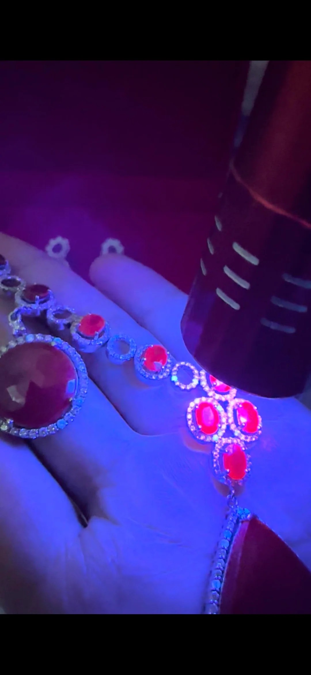 My Mom Says I Should Sell My Diamond and Ruby Set for Gold. Is She Right?