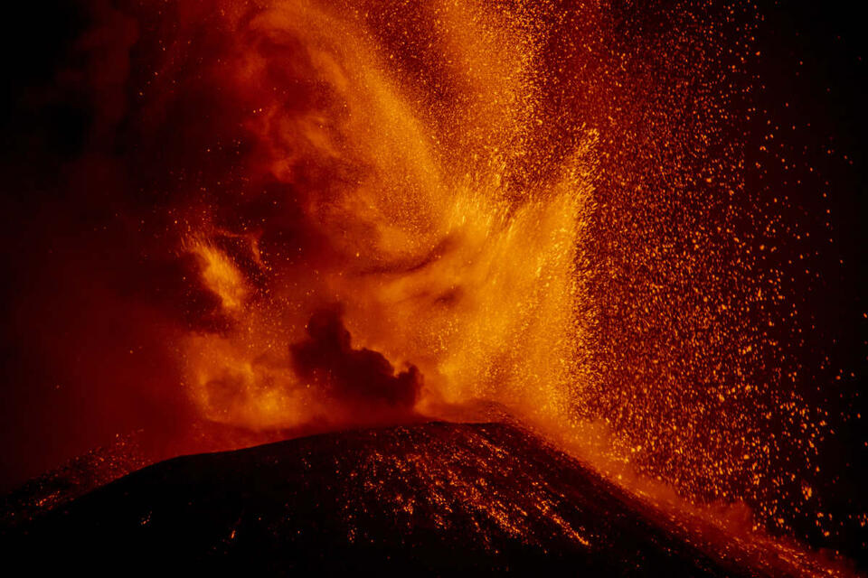 The Himalayas’ Secret Ingredient? Molten Mantle!
