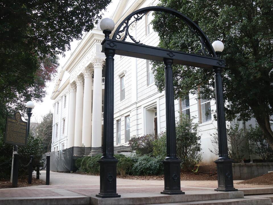UGA students score free AJC access