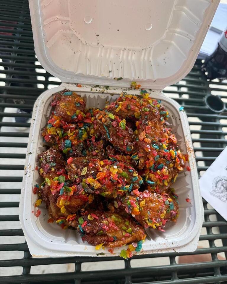 Syracuse pizza shop stuns with wild wing wins
