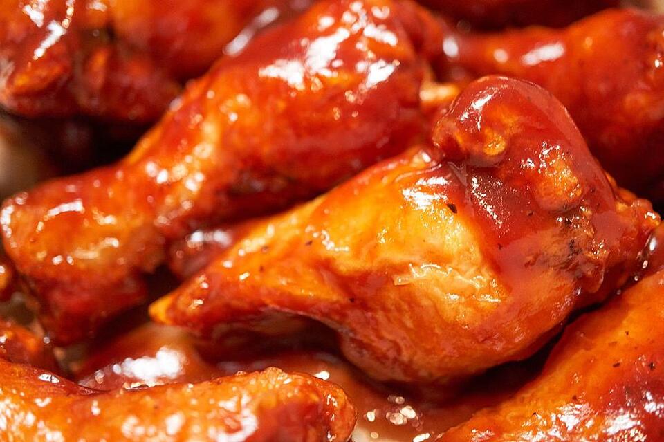 Syracuse pizza shop stuns with wild wing wins