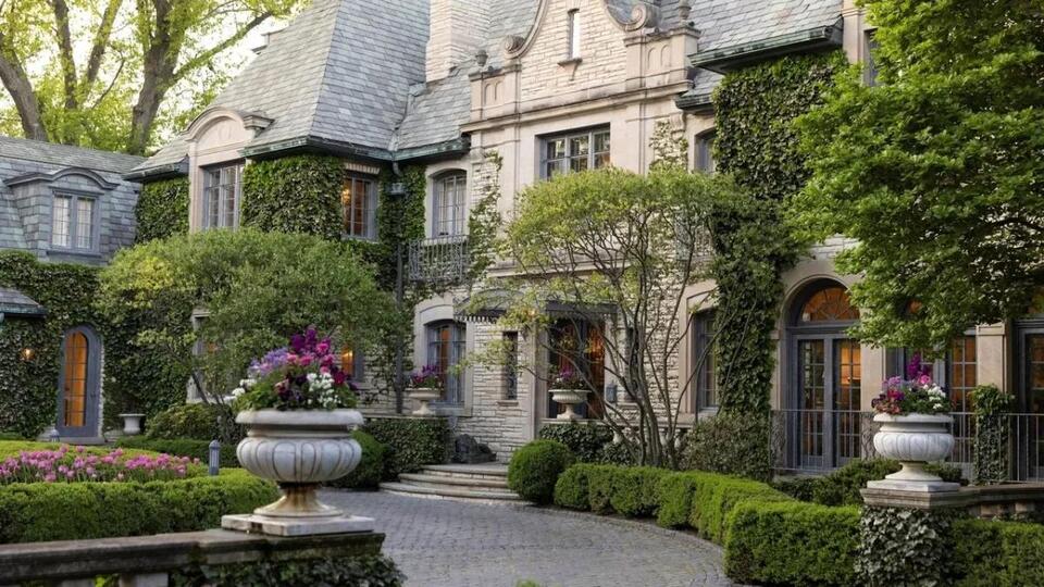 Winnetka mansion shatters Chicago price record