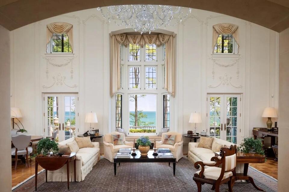 Winnetka mansion shatters Chicago price record