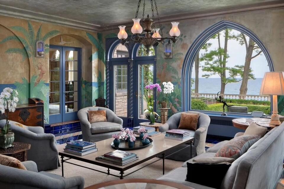 Winnetka mansion shatters Chicago price record