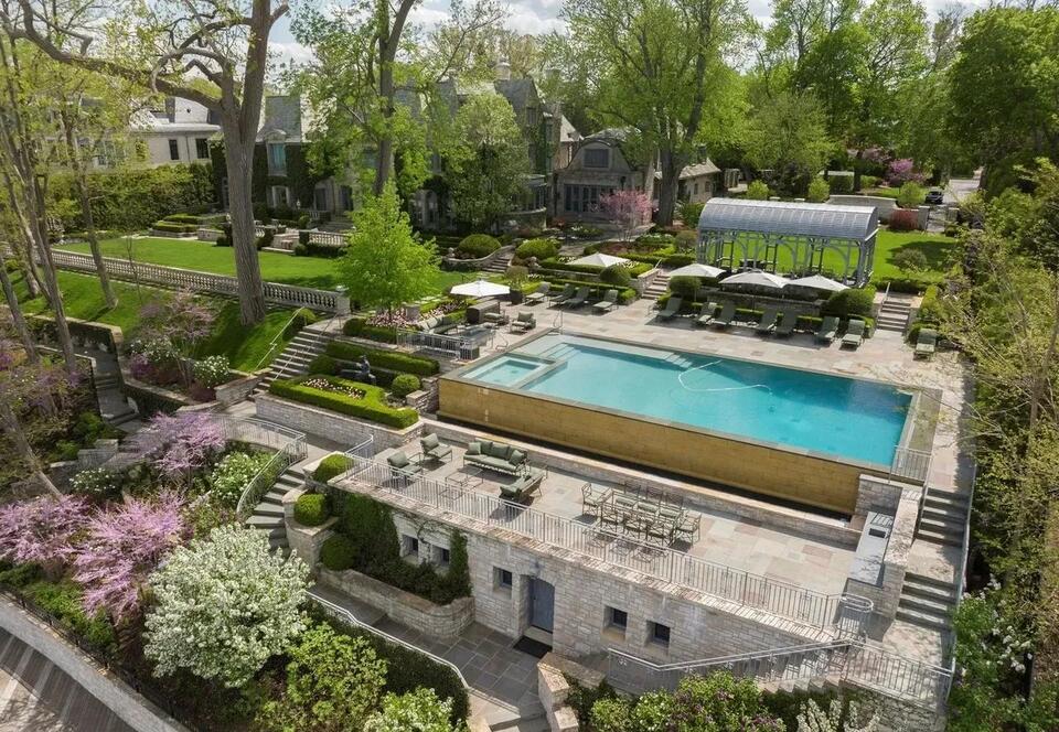 Winnetka mansion shatters Chicago price record
