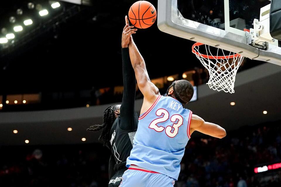 Bearcats drop 2025-26 hoops schedule—big matchups ahead!