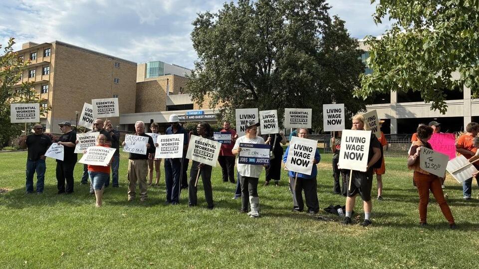 MU Health Care workers rally for fair pay