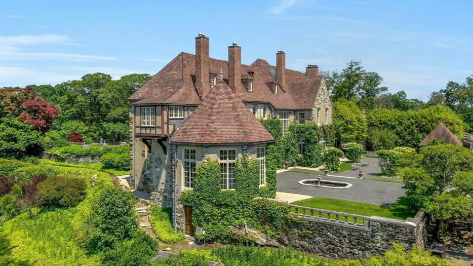 Inside Indiana’s $20M mansion with a bowling alley
