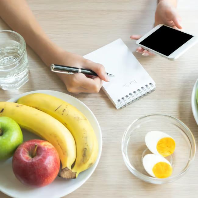 5 Weight Loss Hacks From a Coach Who Lost 160lbs
