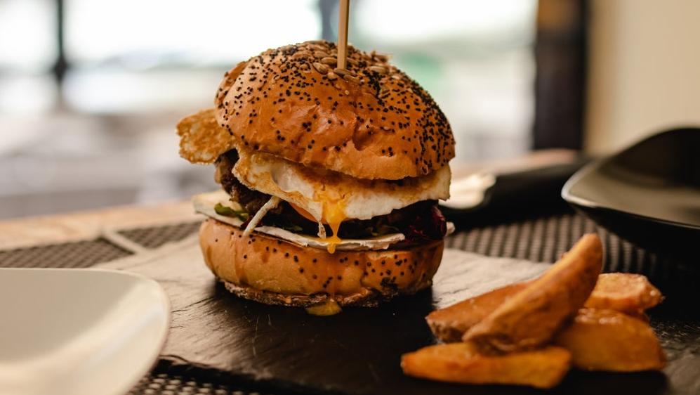 $5 homemade burger VS $25 gourmet burger — which one wins?