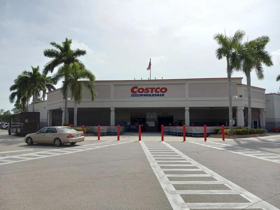 Costco’s October Expansion: More $1.50 Hot Dogs!