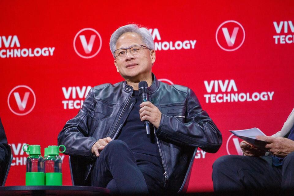 Is AI’s Growth Bubble About to Burst?