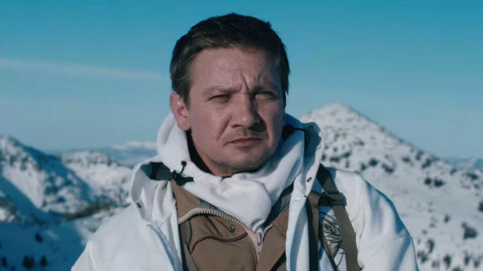 Jeremy Renner & Olsen Reunite in Wind River! ❄️
