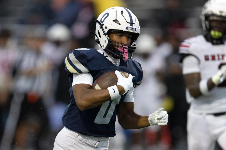 Hoban stuns Detroit King in wild finish