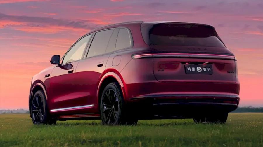 Huawei’s Aito M7 SUV Just Broke the Internet