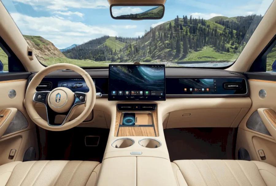 Huawei’s Aito M7 SUV Just Broke the Internet