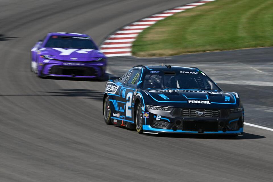 Briscoe Dominates Darlington, Gateway Next!