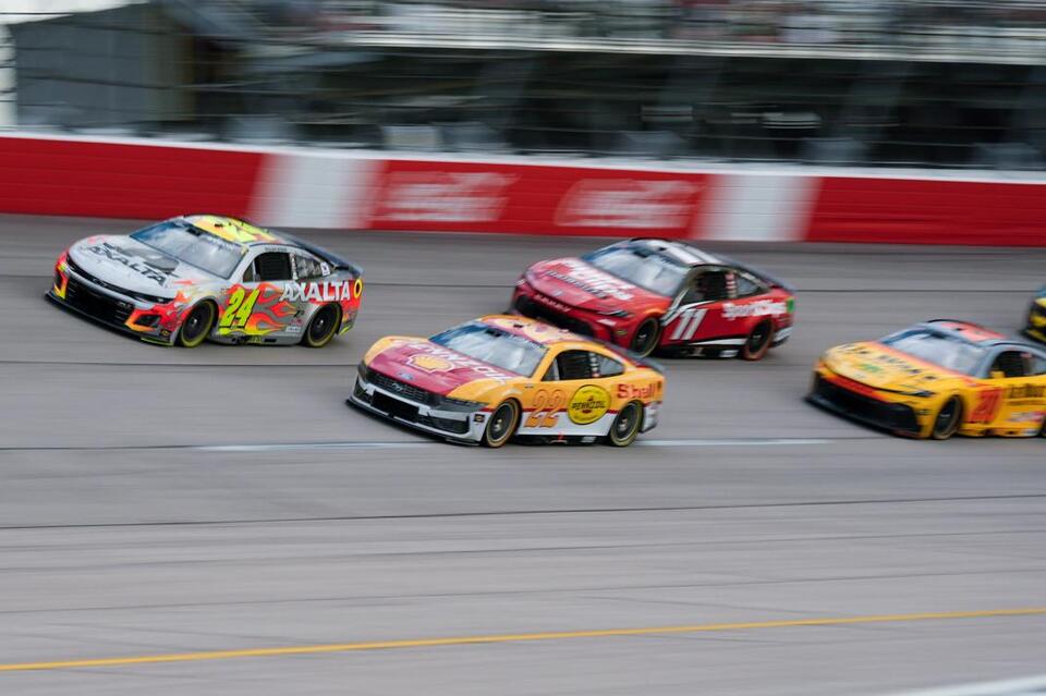 Briscoe Dominates Darlington, Gateway Next!