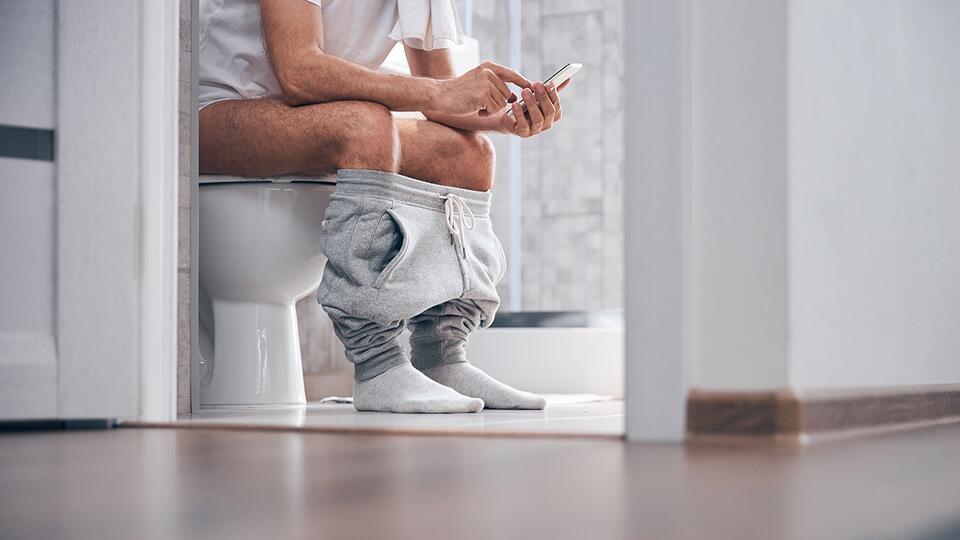 Is Your Bathroom Scroll Hurting Your Health?