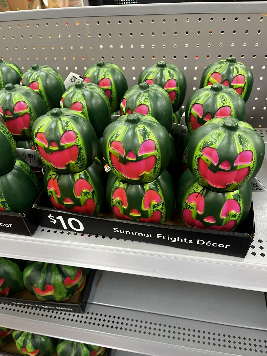 A Walmart Find. This "Summerween" Decor Has Me Seriously Confused #summermemory