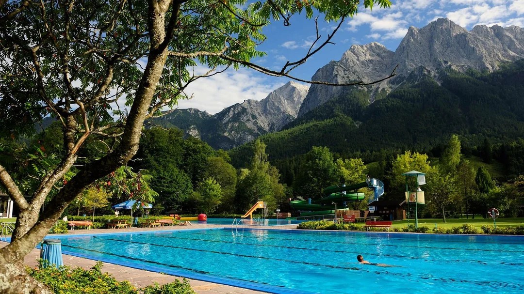 The pool I trained at this summer and last winter. It's just like a wonderland. 💕